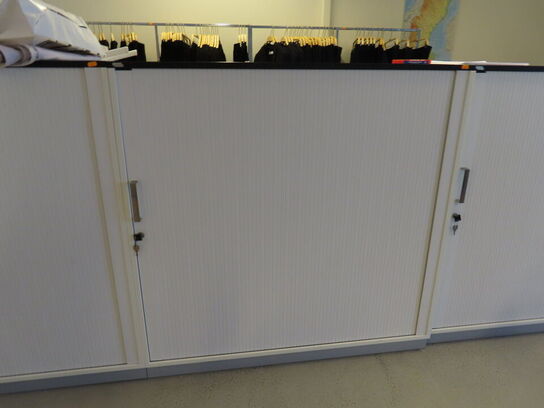 7 stk. kontorreoler samt kommode