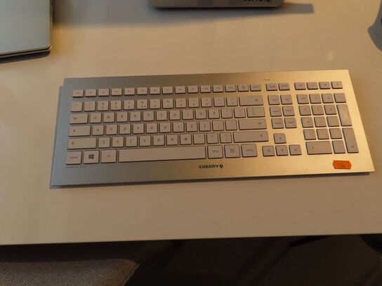 Bærbar PC, TERRA mobile 1550, samt all-in-one PC, TERRA 2405 HA