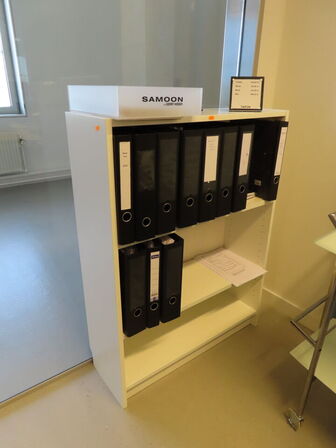 7 stk. kontorreoler samt kommode