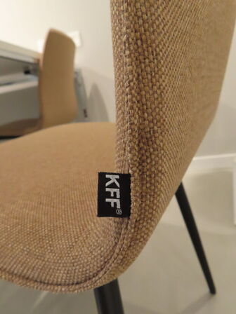2 stk. borde med 4 stk. stole KFF