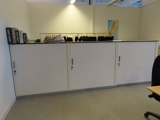 7 stk. kontorreoler samt kommode