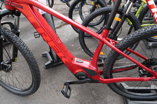 El-mountainbike TREK Marlin +6