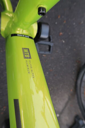 Mountainbike TREK Malin 5