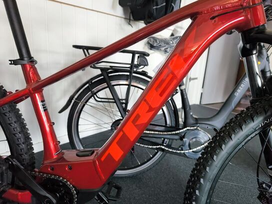 El-mountainbike TREK Marlin +6