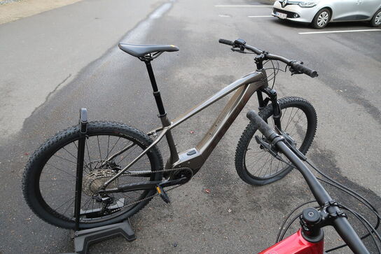 El-mountainbike TREK Marlin +8