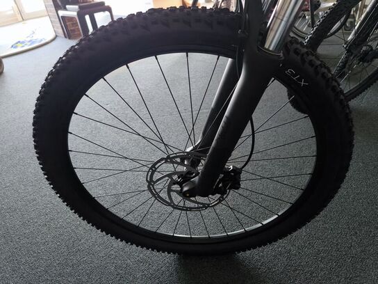 El-mountainbike TREK Marlin +6
