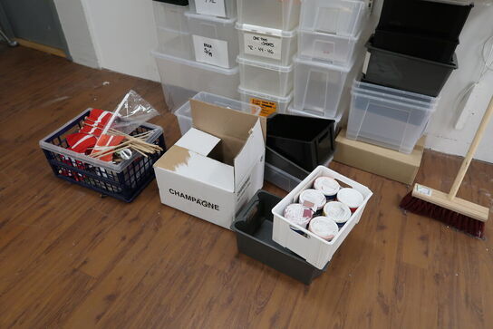 Vægreolsystem med indhold