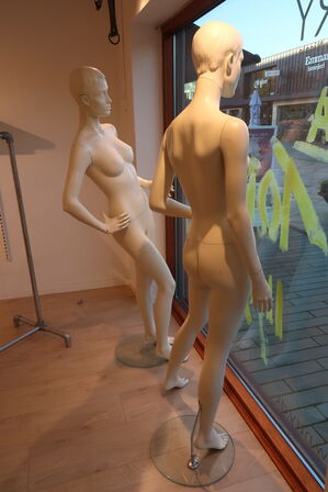 2 stk. mannequin