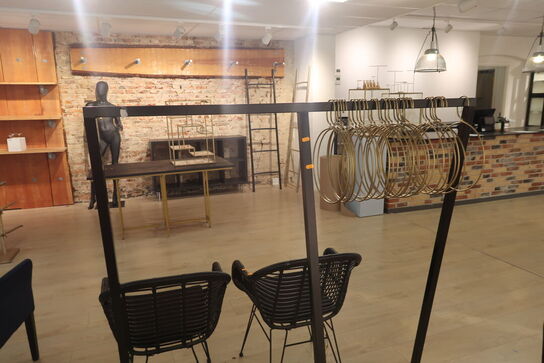 Tøjtstativ med bøjler