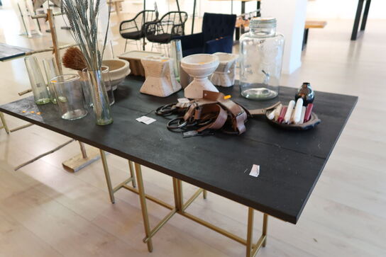 Spisebord uden indhold NORDAL BLACK WOODEN