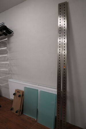 Trappestige, elefantfod, møbelhunde m.m.