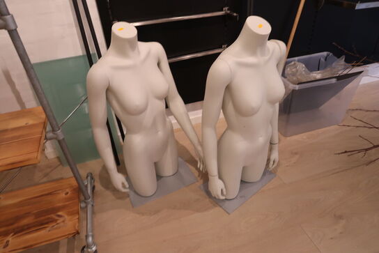 2 stk. mannequin
