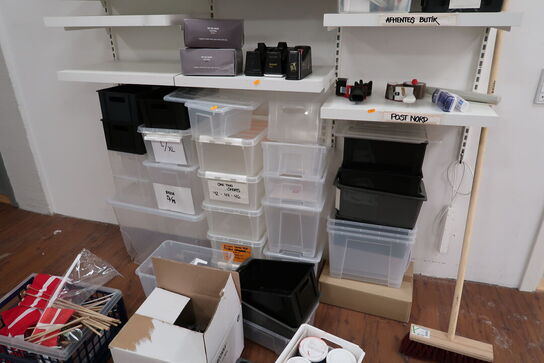 Vægreolsystem med indhold