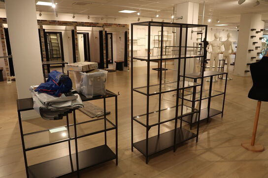 3 stk. reoler uden indhold