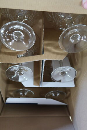 2 kasser div. glas ARCOROC Model: Broadway 