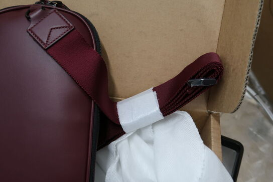 Taske MONTBLANC Extreme 3.0 Sling bag Cassis MB199409