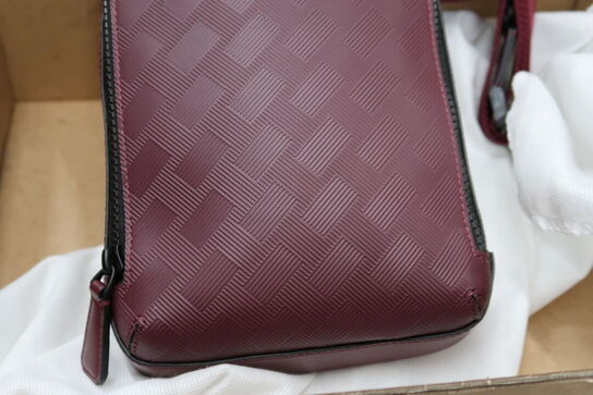 Taske MONTBLANC Extreme 3.0 Sling bag Cassis MB199409