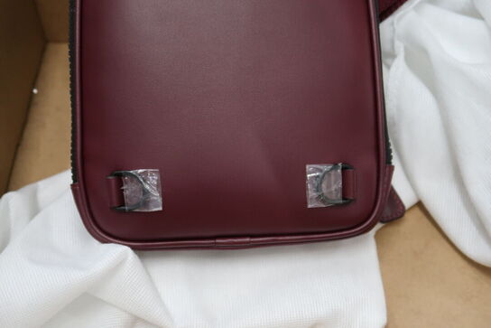 Taske MONTBLANC Extreme 3.0 Sling bag Cassis MB199409