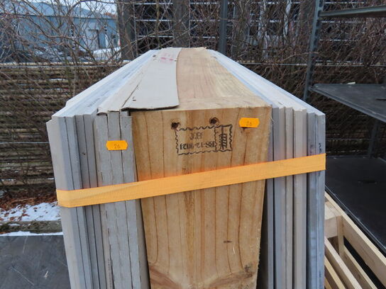 Palle med store fliser 120x120 cm