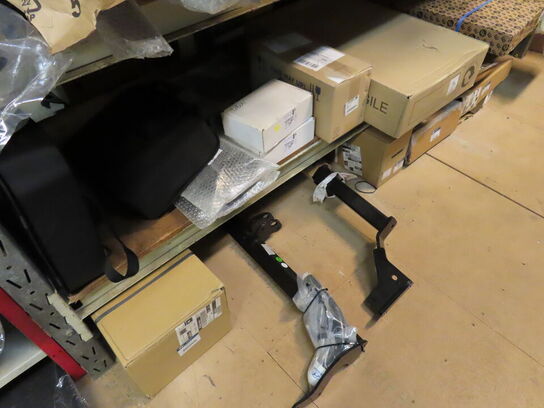 Indhold på pallereol af diverse reservedele