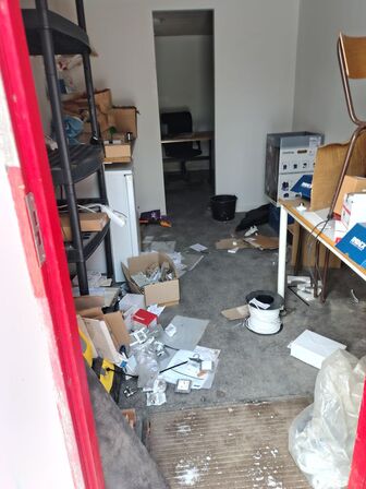 Isoleret container med installeret el.