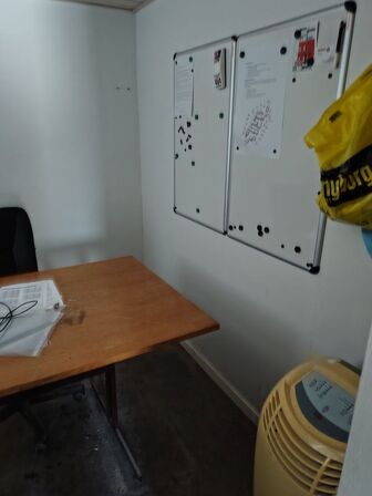 Isoleret container med installeret el.