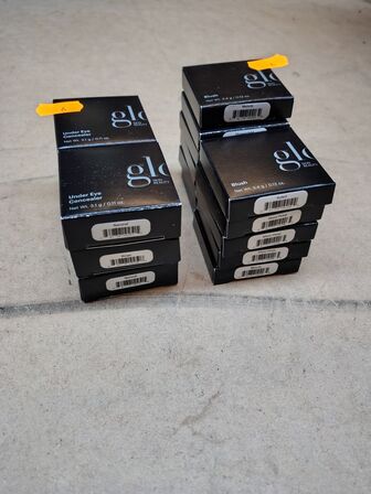 17 stk. Blush og consealer GLO