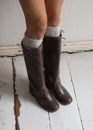 Ann Laces DICO Str.: 40