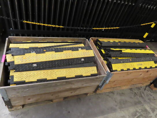 2 paller med Kabelbroer