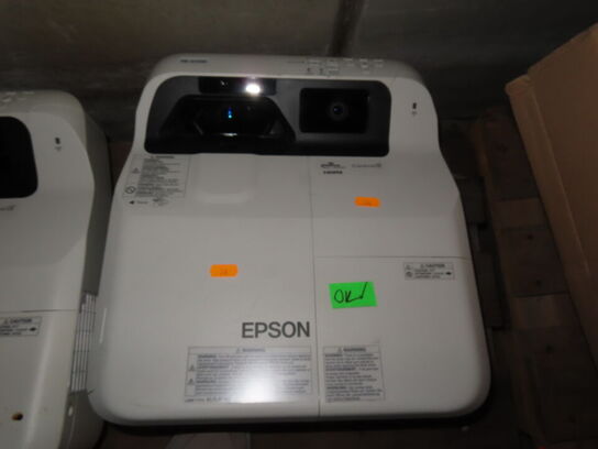 Projektor short throw - EPSON EB-675WI