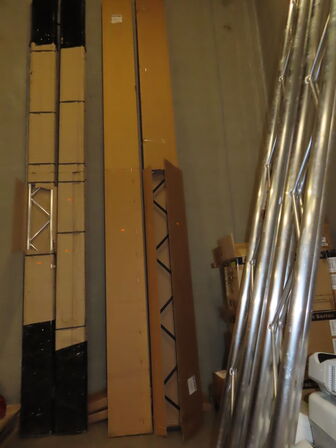 2 stk. flat truss (400 cm) og 2 stk. hjørner (150 grader) LITEC