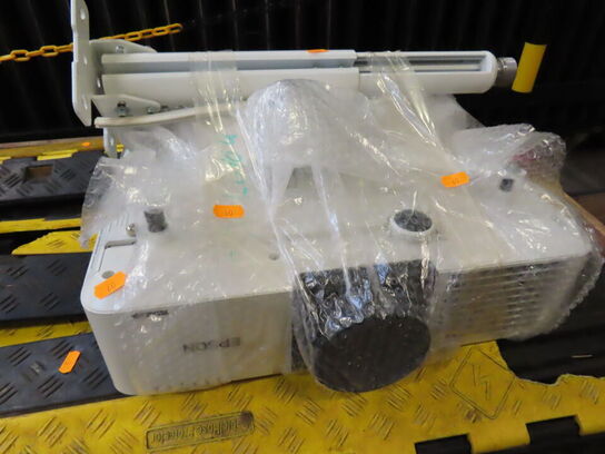 Projaktor m. ophæng - EPSON EB l610U