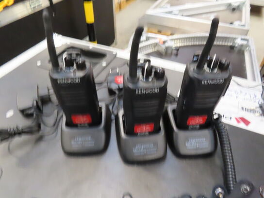3 stk. Walke Talkie m. ladere og tilbehør KENWOOD