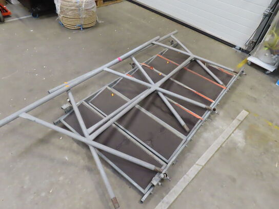 Trappe m. galænder til scene