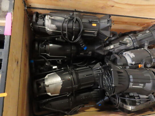 Palle med Fresnel lamper ETC SOURCE FOUR 750