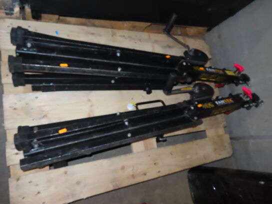 2 stk. Wind-Up stativer med manuelt hejs. FANTEK T-101