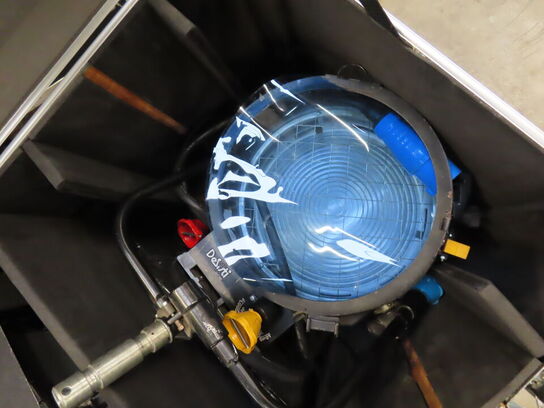 2 stk. Fresnel lamper i Flightcase - DESISTI LEONARDO 2kW