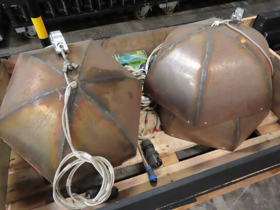 4 stk. Special lamper, med alm fatning samt LED bånd i kanten.