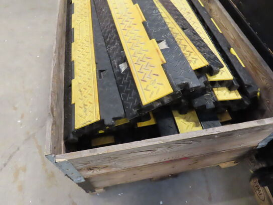 2 paller med Kabelbroer