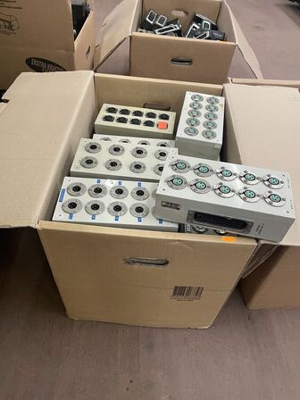 Kasse med patchbokse