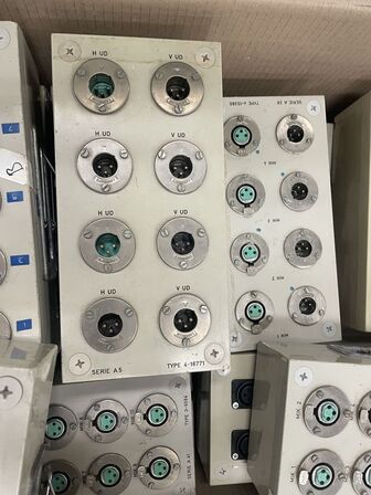 Kasse med patchbokse