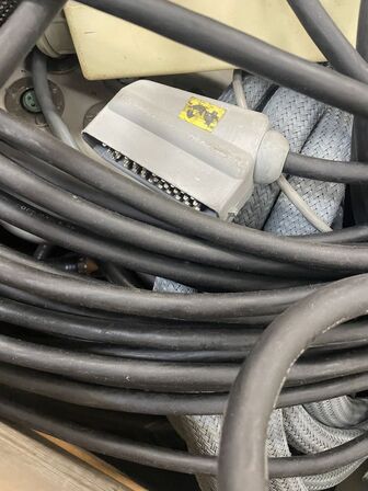 Palleramme med kabler