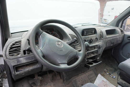 Varebil MERCEDES-BENZ Sprinter 211 CDI-35