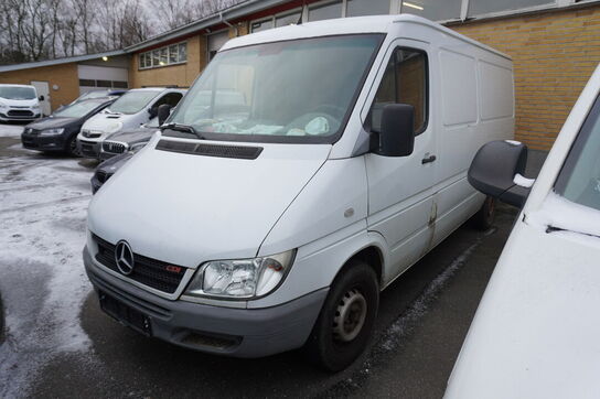 Varebil MERCEDES-BENZ Sprinter 211 CDI-35