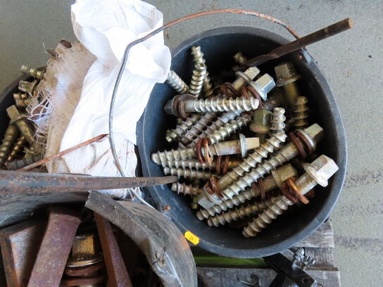 Div. spande med indhold