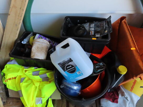 Div. materialer i hjørnet