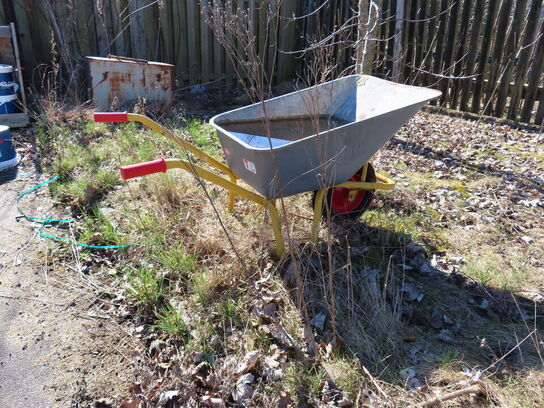 Alle løse materialer på pladsen