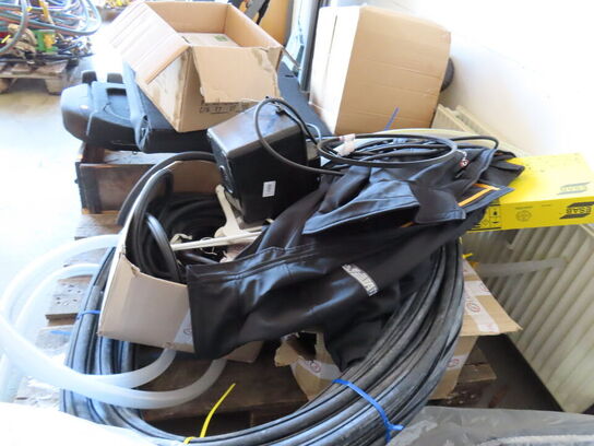 3 stk. paller med indhold