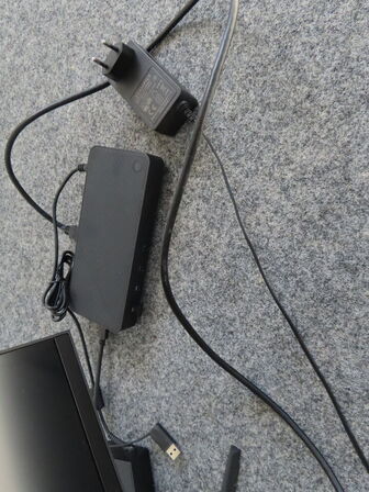 2 stk. 34" curve-monitorer, CEPTER C34PULSEX m. tastatur og dockingstation