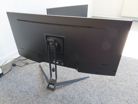 2 stk. 34" curve-monitorer, CEPTER C34PULSEX m. tastatur og dockingstation